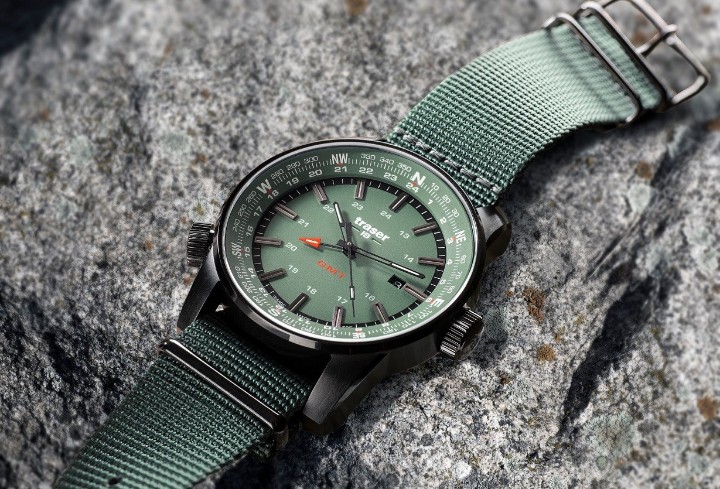 Obrázek Traser P68 Pathfinder GMT Green + UV svítilna zdarma