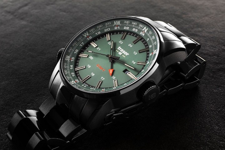 Obrázek Traser P68 Pathfinder GMT Green + UV svítilna zdarma