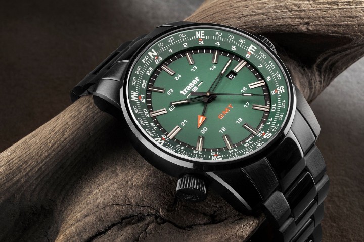 Obrázek Traser P68 Pathfinder GMT Green + UV svítilna zdarma