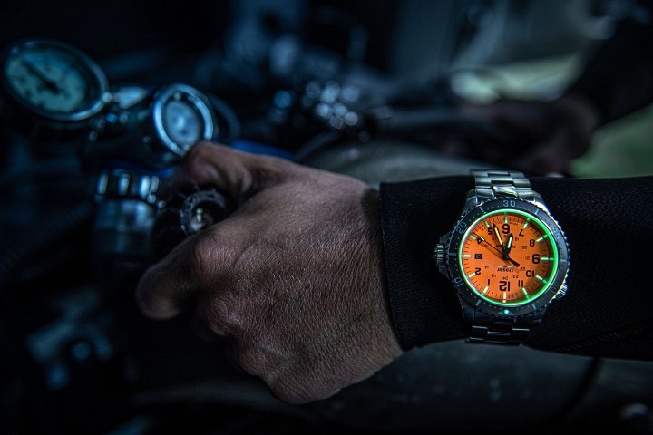 Obrázek Traser P67 Diver Orange Special Set + UV svítilna zdarma