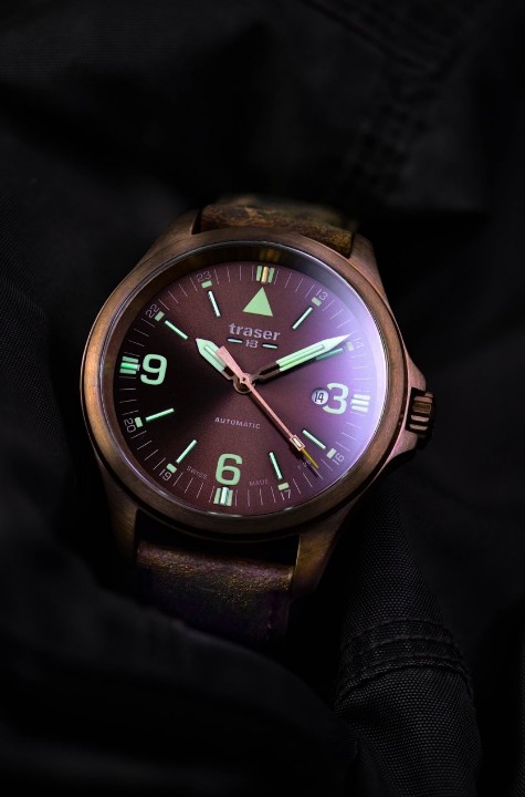 Obrázek Traser P67 Officer Pro Automatic Bronze Brown + UV svítilna zdarma