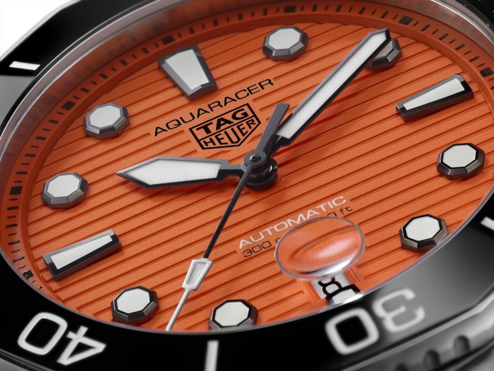 Obrázek Tag Heuer Aquaracer Professional 300 Orange Diver