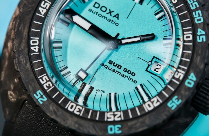 Obrázek Doxa SUB 300 Carbon Aquamarine