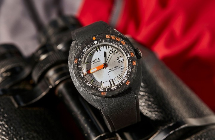 Obrázek Doxa SUB 300 Carbon Searambler