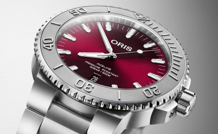 Obrázek Oris Aquis Date Relief Cherry Dial