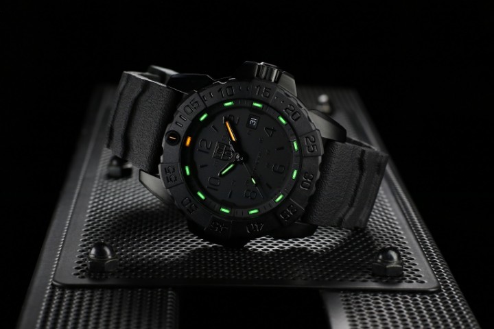 Obrázek Luminox Navy SEAL 3250 Time Date Series