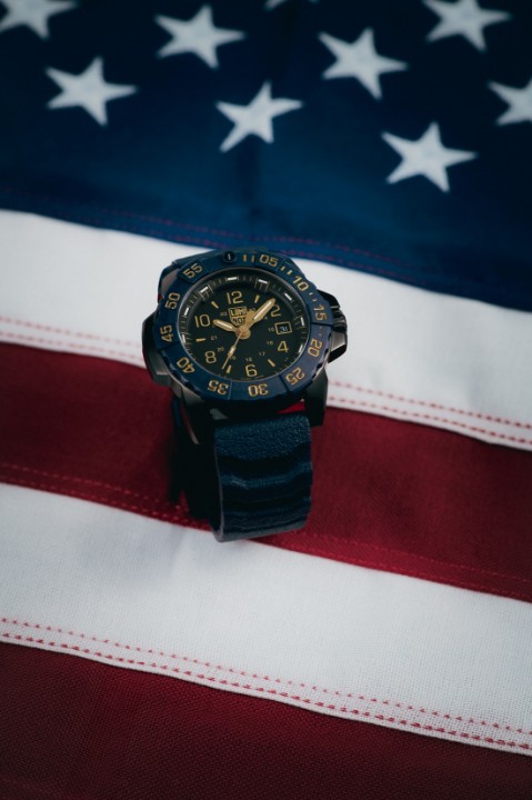 Obrázek Luminox Navy SEAL Foundation 3250 Series Back to the Blue